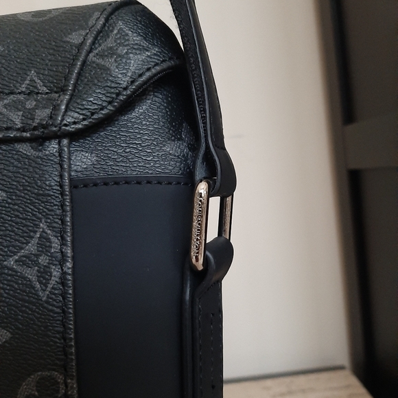 Louis Vuitton Messenger Monogram Eclipse Voyage PM - Picture 7 of 16